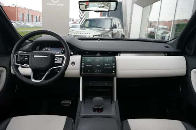 Land Rover Discovery Sport (2024) thumbnail 4