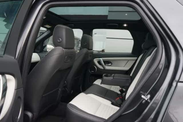 Land Rover Discovery Sport (2024) thumbnail 5