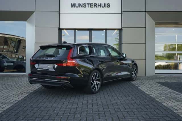 Volvo V60 (2020) thumbnail 2