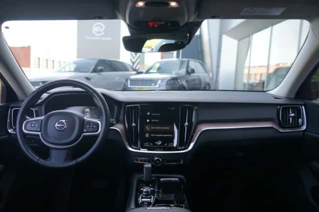 Volvo V60 (2020) thumbnail 4
