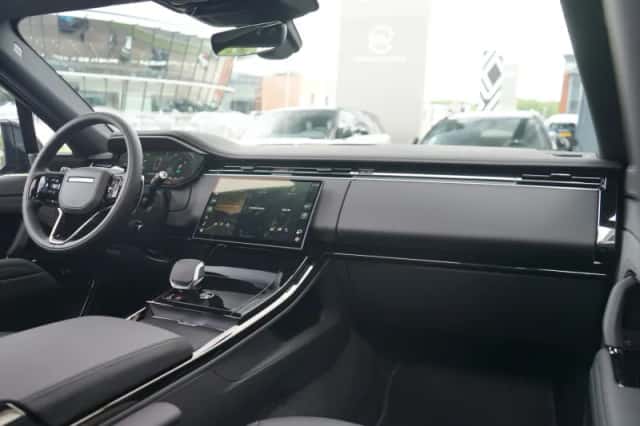 Land Rover Range Rover Sport (2026) thumbnail 3