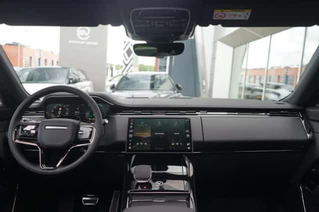 Land Rover Range Rover Sport (2026) thumbnail 4