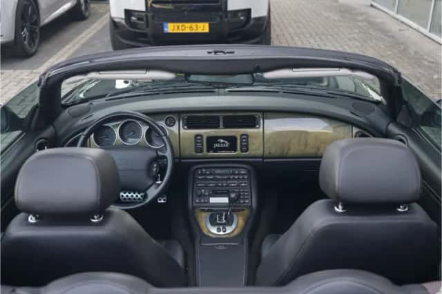 Jaguar XKR (2003) thumbnail 4
