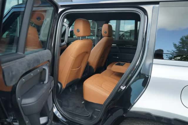 Land Rover Defender (2025) thumbnail 5