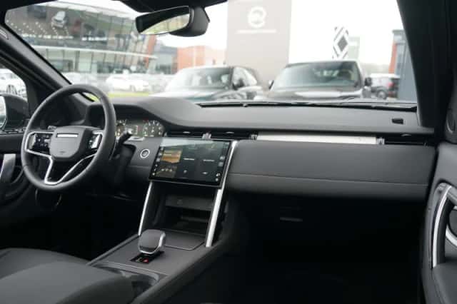 Land Rover Discovery Sport (2026) thumbnail 3
