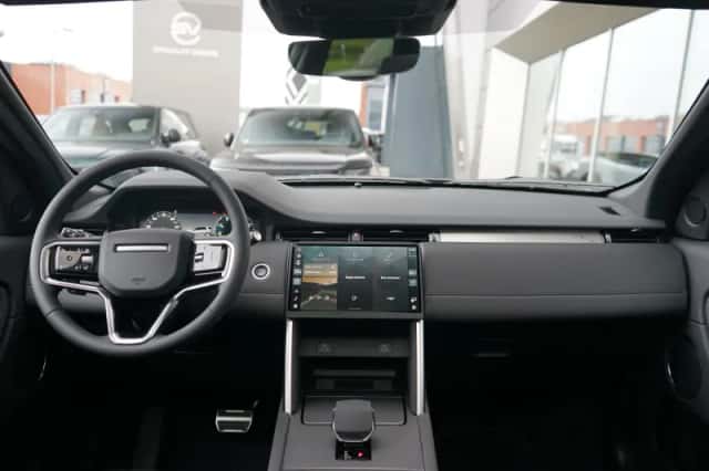 Land Rover Discovery Sport (2026) thumbnail 4