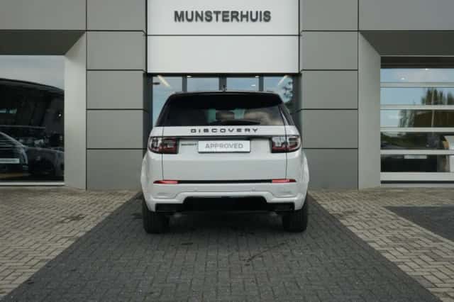Land Rover Discovery Sport (2026) thumbnail 6