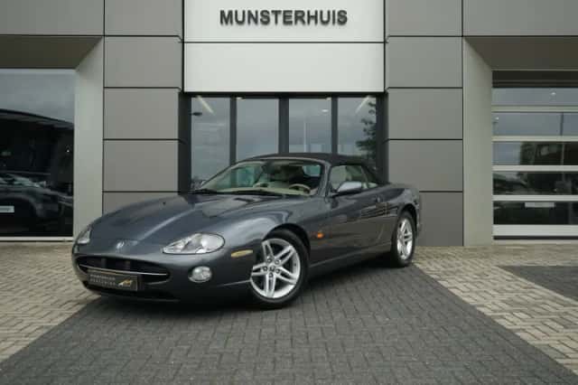 Jaguar XK8 (2005) thumbnail 1