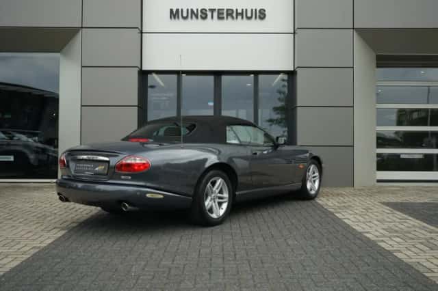 Jaguar XK8 (2005) thumbnail 2