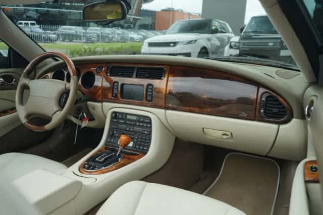 Jaguar XK8 (2005) thumbnail 3