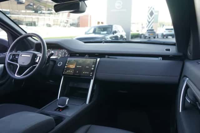 Land Rover Discovery Sport (2026) thumbnail 3