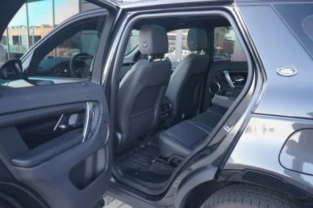 Land Rover Discovery Sport (2026) thumbnail 5