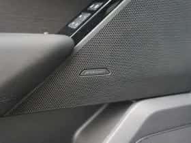 Land Rover Range Rover Velar (2026) thumbnail 16