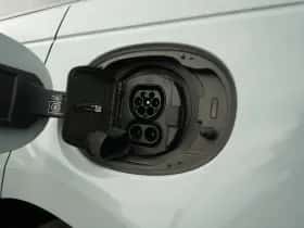 Land Rover Range Rover Velar (2026) thumbnail 26