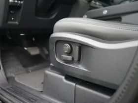 Land Rover Defender (2025) thumbnail 18