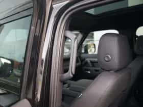 Land Rover Defender (2025) thumbnail 28