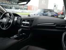 Maserati Levante (2021) thumbnail 3