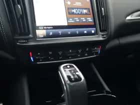 Maserati Levante (2021) thumbnail 26