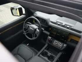 Land Rover Defender (2026) thumbnail 13