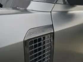 Land Rover Defender (2024) thumbnail 12