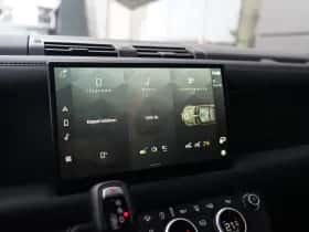 Land Rover Defender (2024) thumbnail 24