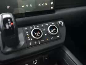 Land Rover Defender (2024) thumbnail 28