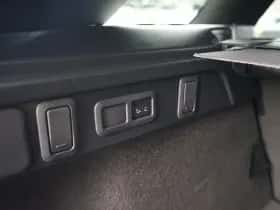 Land Rover Range Rover Velar (2018) thumbnail 28