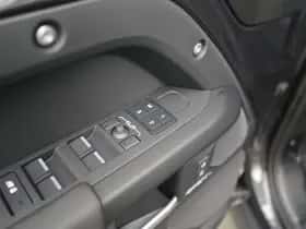 Land Rover Defender (2026) thumbnail 16