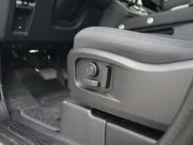 Land Rover Defender (2026) thumbnail 16