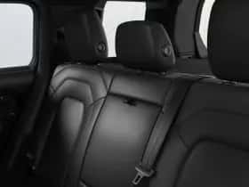 Land Rover Defender (2026) thumbnail 6