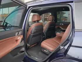 BMW X7 (2023) thumbnail 5