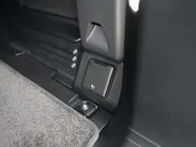 Land Rover Defender (2026) thumbnail 37