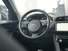 Jaguar F-Pace (2018) thumbnail 11