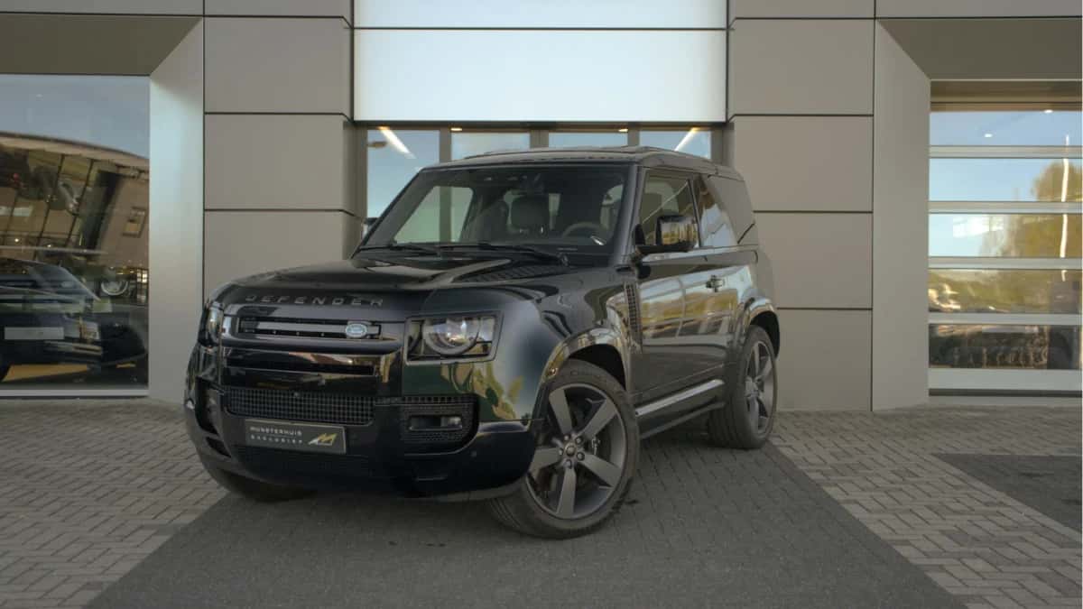 Land Rover Defender (2023) — foto 1