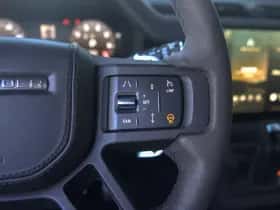 Land Rover Defender (2023) thumbnail 18