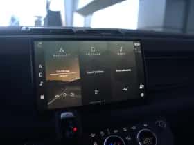 Land Rover Defender (2023) thumbnail 20