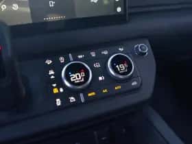 Land Rover Defender (2023) thumbnail 24