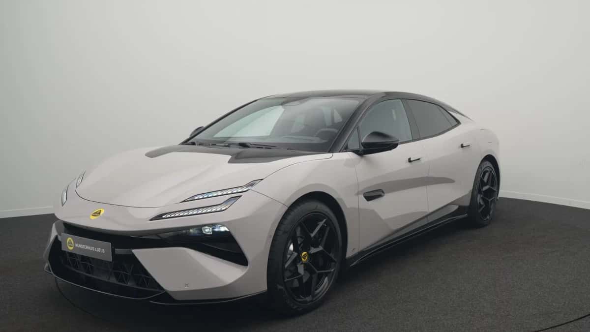 Lotus Emeya (2026) — foto 1