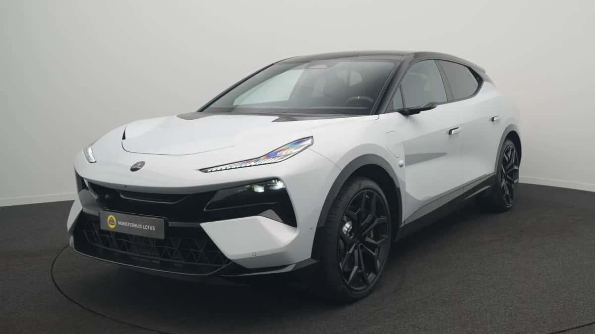 Lotus Eletre (2025) — foto 1