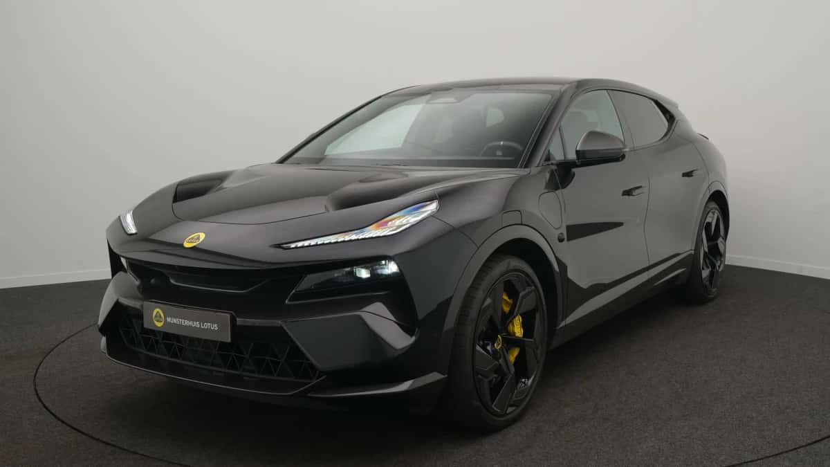 Lotus Eletre (2023) — foto 1