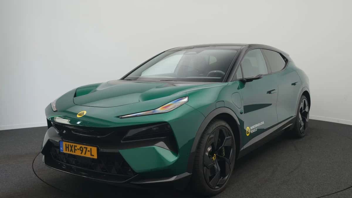 Lotus Eletre (2025) — foto 1