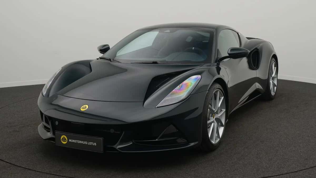 Lotus Emira (2026) — foto 1