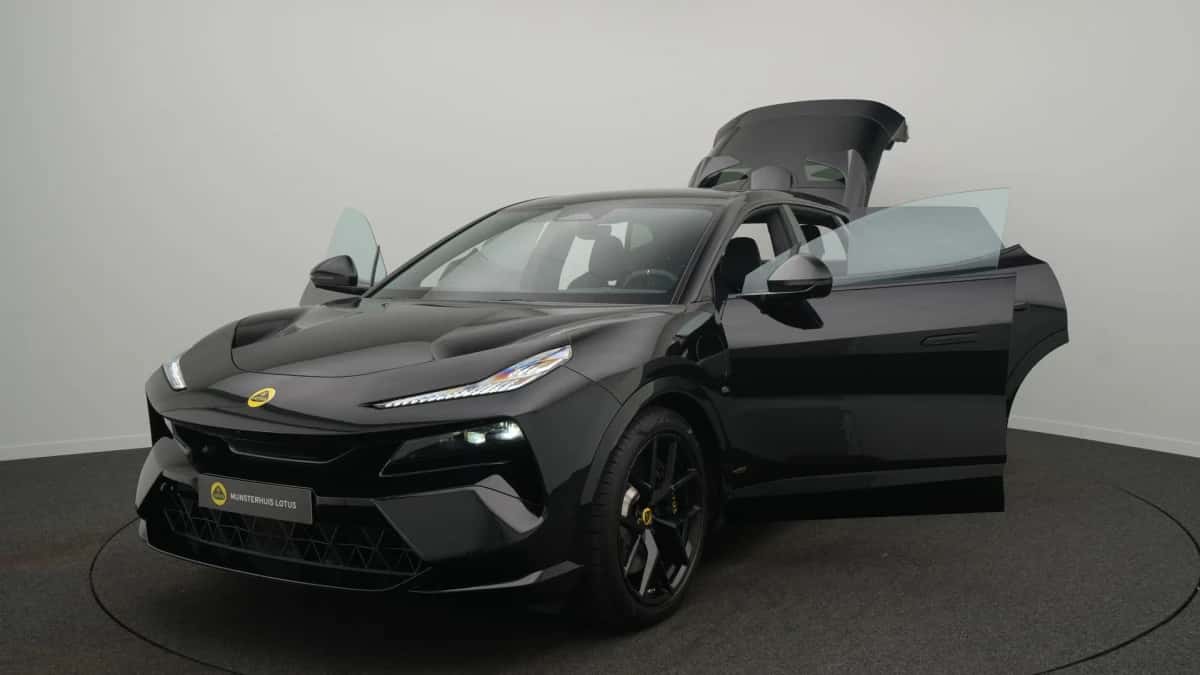 Lotus Eletre (2026) — foto 1