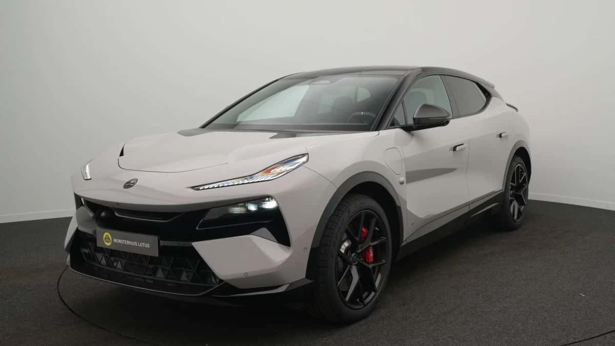 Lotus Eletre (2026) — foto 1