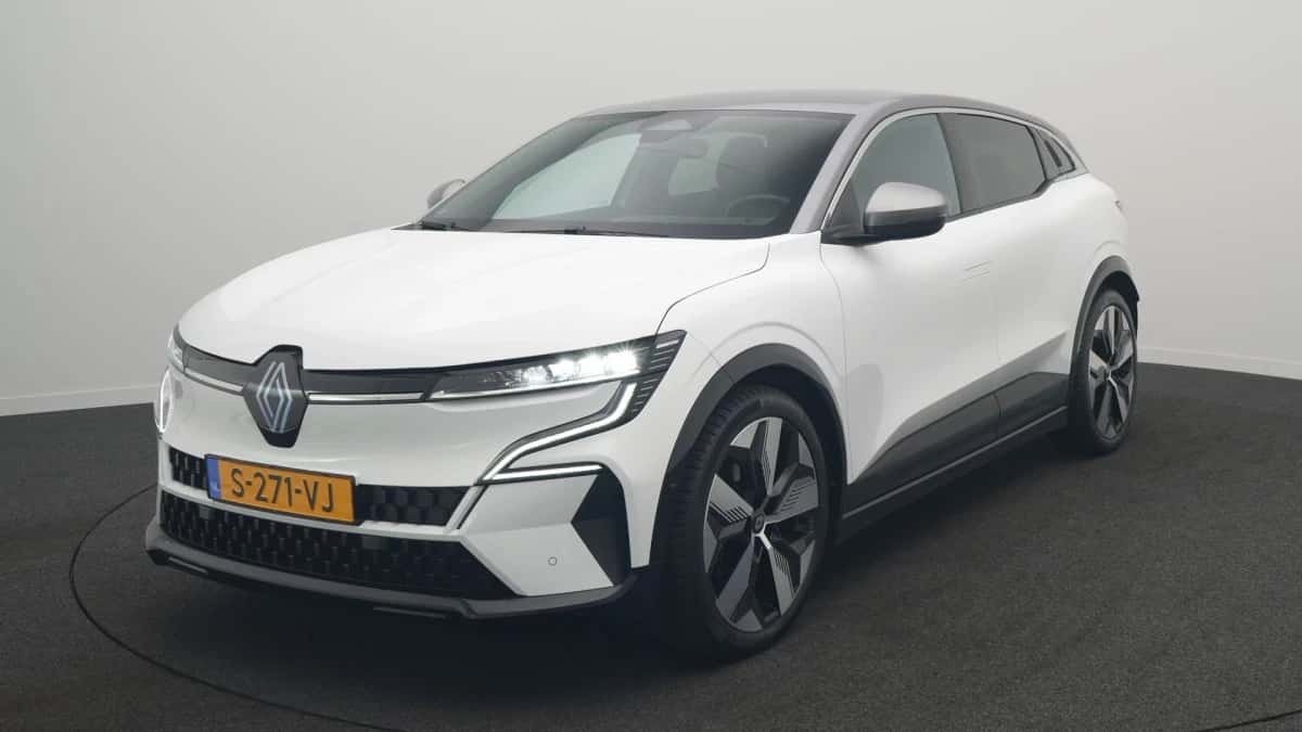 Renault Mégane E-Tech (2023) — foto 1