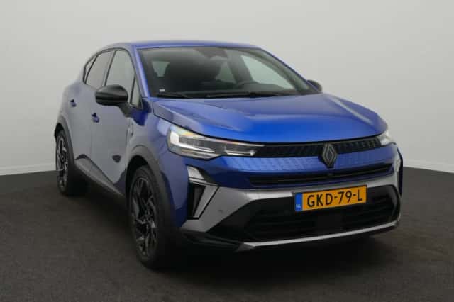 Renault Captur (2024) thumbnail 2