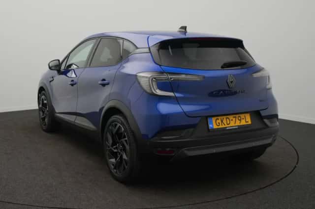 Renault Captur (2024) thumbnail 3