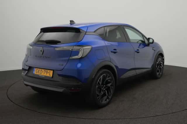 Renault Captur (2024) thumbnail 4