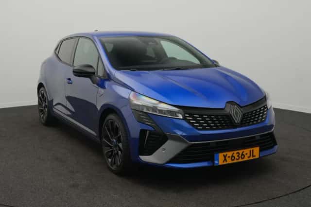 Renault Clio (2023) thumbnail 2