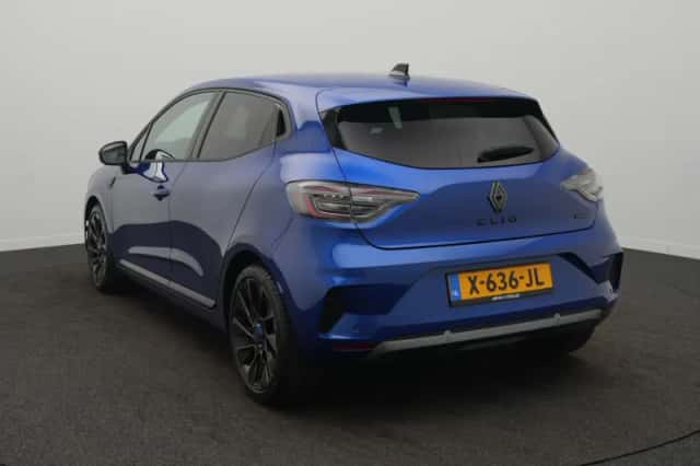 Renault Clio (2023) thumbnail 3